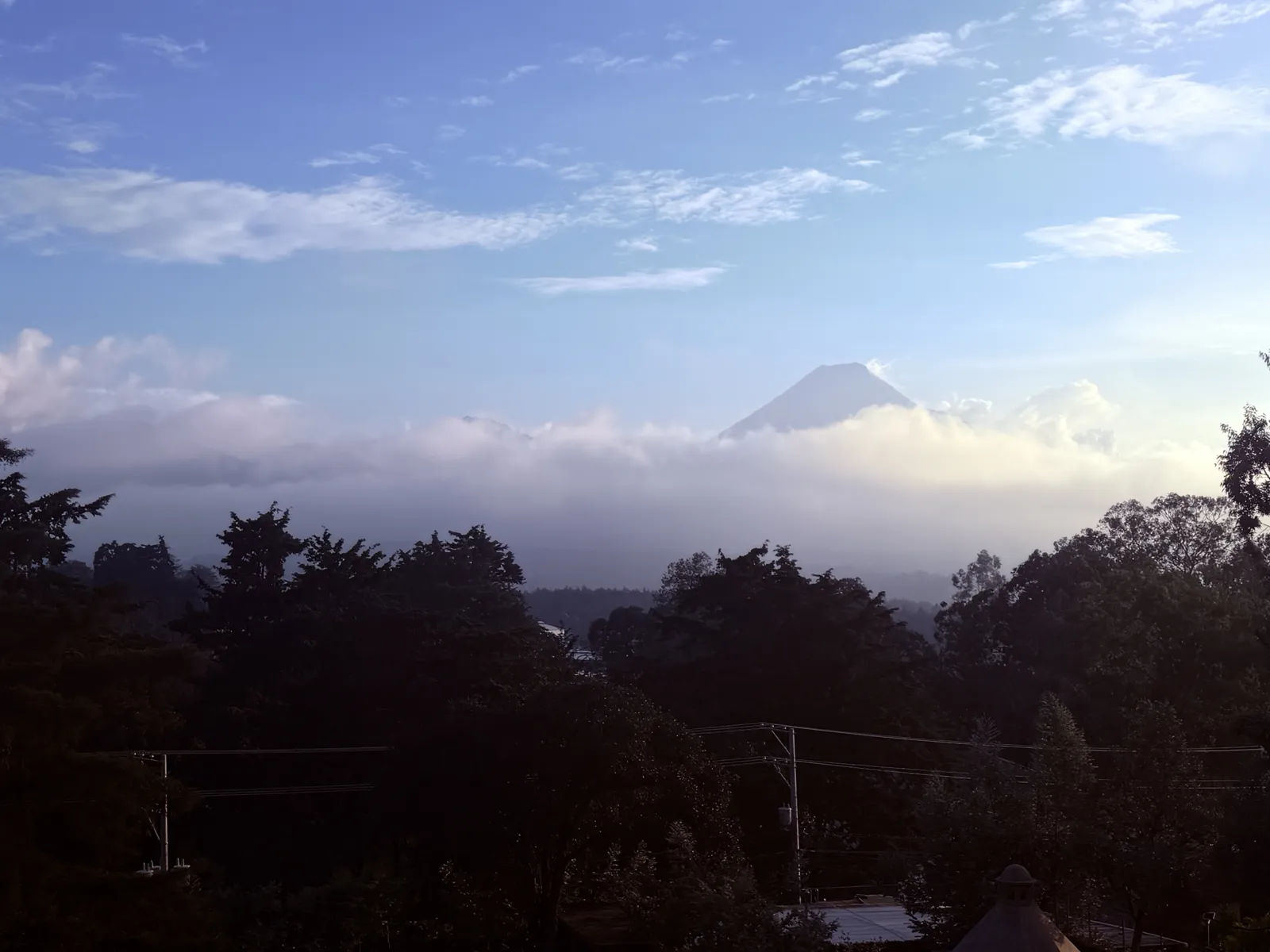 Volcán de Agua above the cloud, from the balcony.